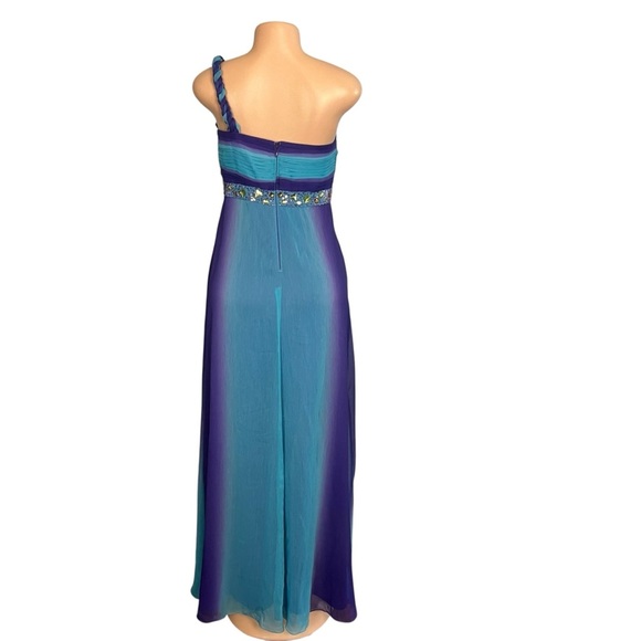 Camille La Vie Y2K Elegant Purple and Blue One-Shoulder Beaded Dress - Picture 8 of 12